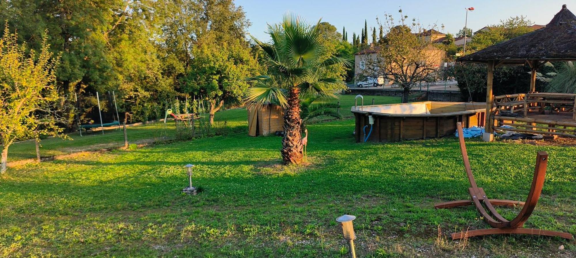 Vegetal Jungle Bed & Breakfast Blaye-Les-Mines Luaran gambar